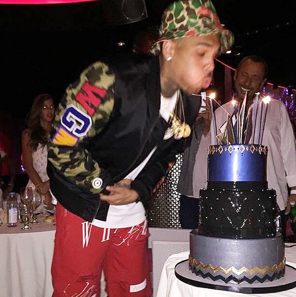 Chris Brown Birthday Cake
 [WATCH] Chris Brown’s Reaction To Royalty’s Surprise