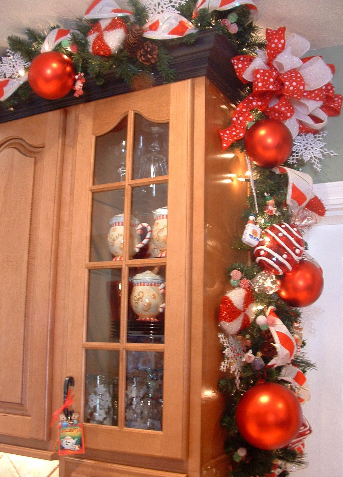 Christmas Cabinet Decorations
 house of decor Christmas Décor for the Kitchen