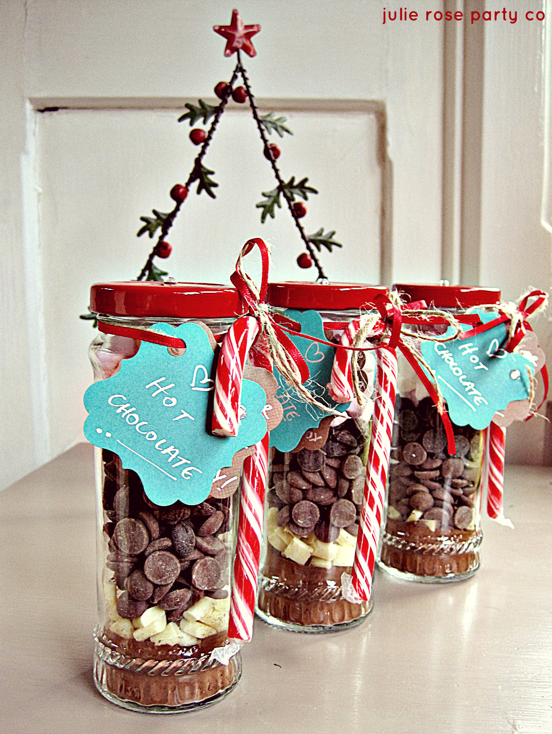 Christmas Chocolate Gift Ideas
 DIY Christmas spiced peppermint hot chocolate