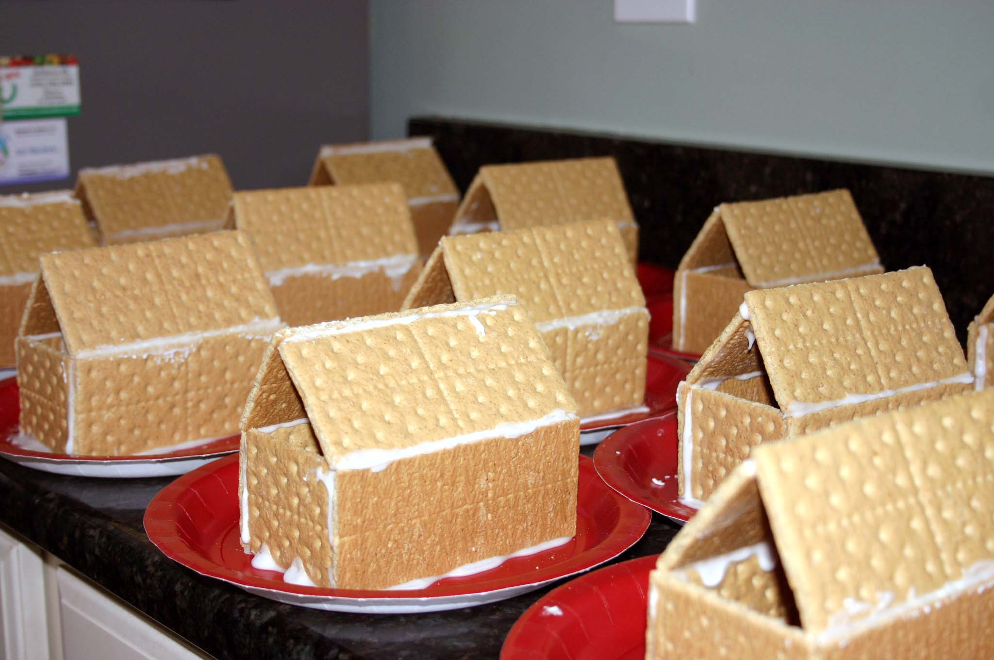 Christmas Classroom Party Ideas
 Gingerbread Houses at Christmas Classroom Party