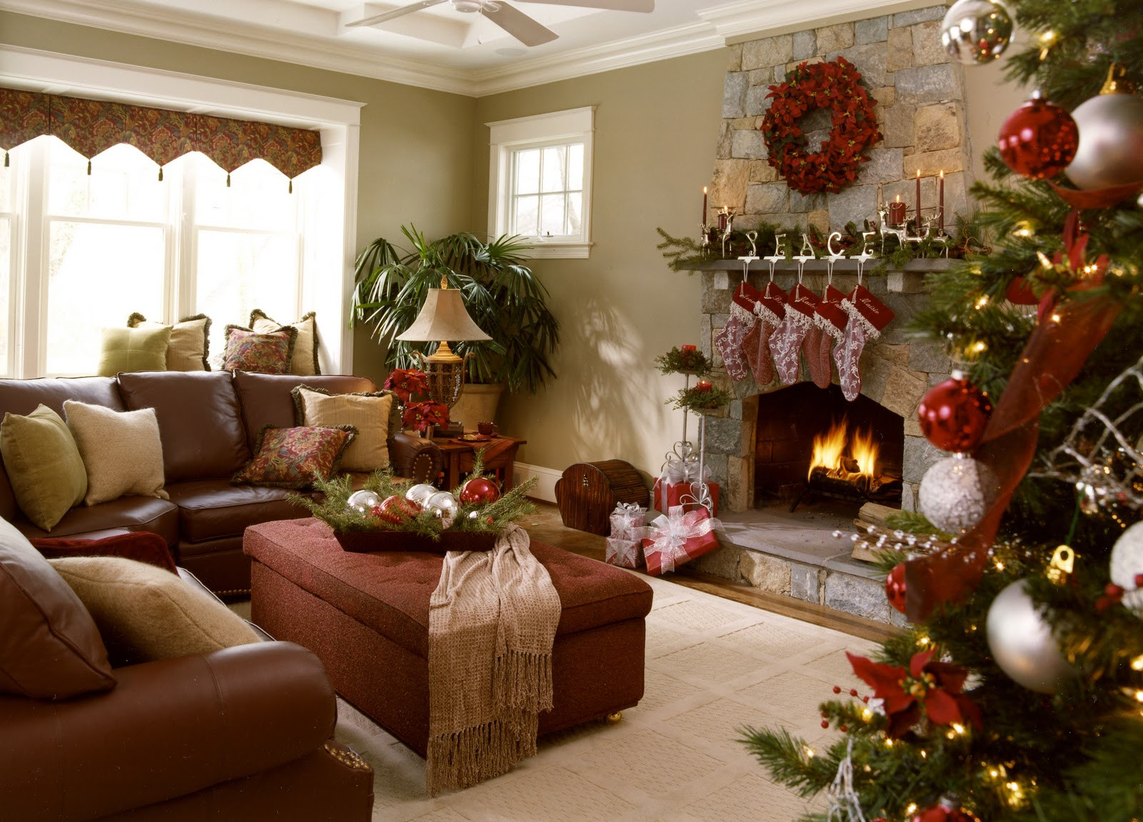 Christmas Decorations Living Room
 Nine ideas how to wel e the Christmas spirit