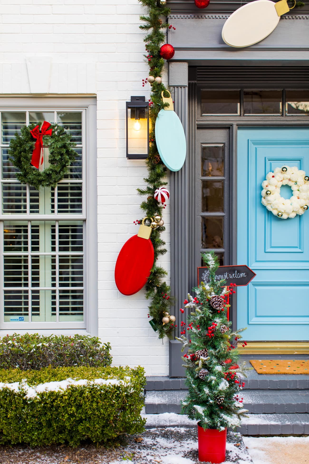 Christmas DIY Decor
 Outdoor Christmas Door Decorations DIY Wood Lights