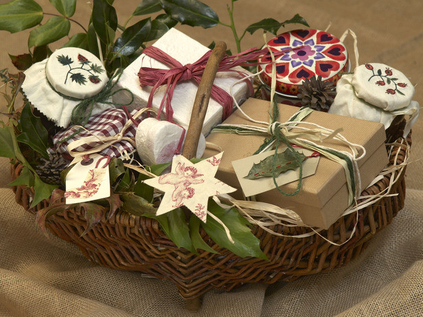 Christmas Gift Basket DIY
 DIY Easy Homemade Christmas Gift Ideas