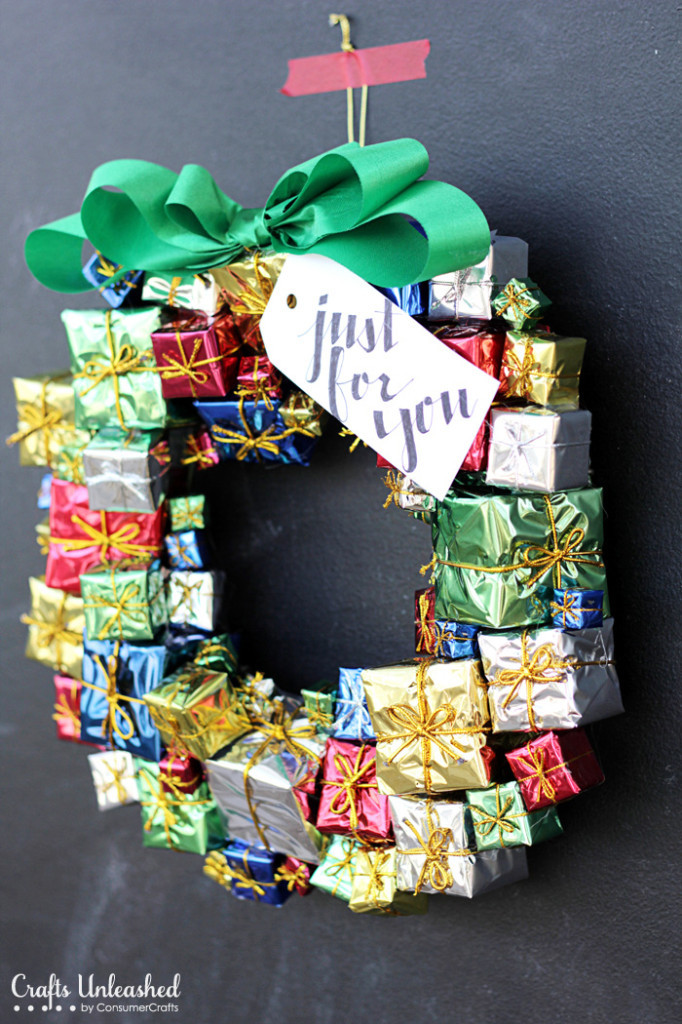 Christmas Gift Box Ideas
 Christmas Wreath Tutorial With Fun & Colorful Gift Boxes