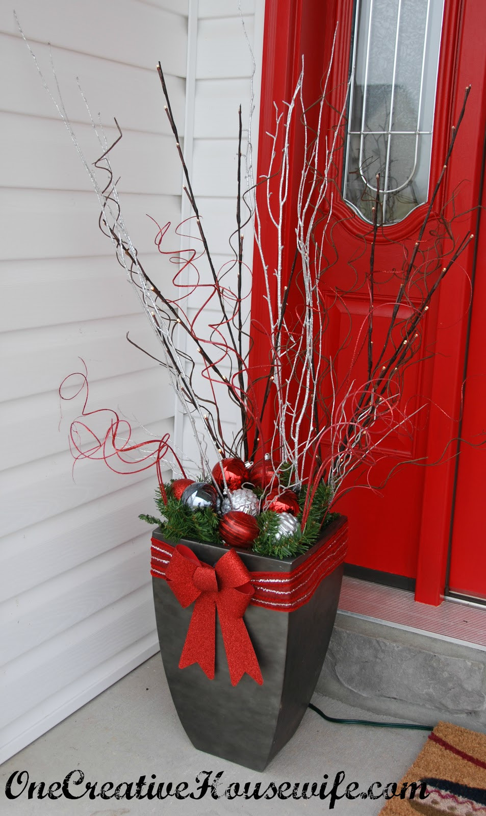 Christmas Ideas For Outside
 e Creative Housewife My Outdoor Christmas Decorations