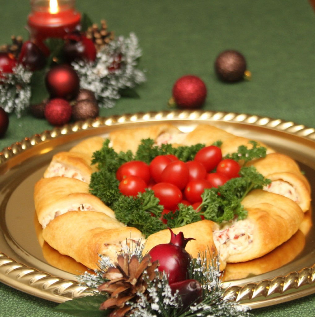 Christmas Party Appetizer Ideas
 Christmas Wreath Crescent Rolls Appetizer Recipes Just