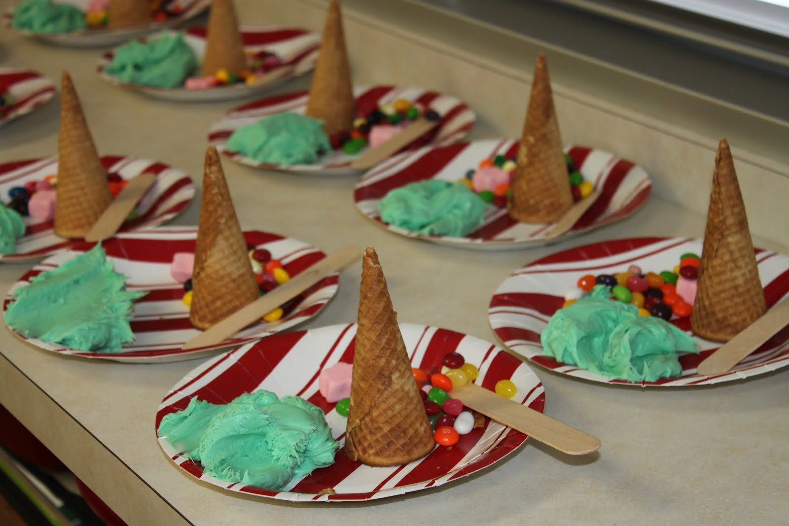Christmas Party Ideas For Kindergarten Classes
 Fikes Family Kindergarten Christmas Party