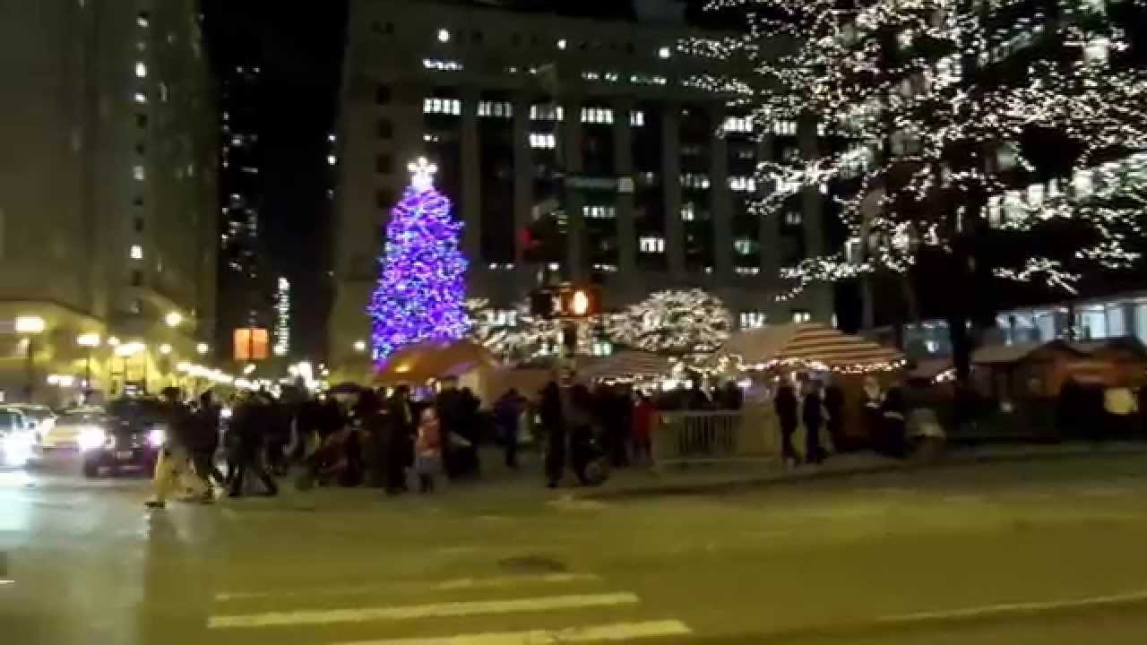 Christmas Tree Lighting Chicago 2020
 Chicago Christmas Tree Lights Up Daley Plaza 11 25 2014