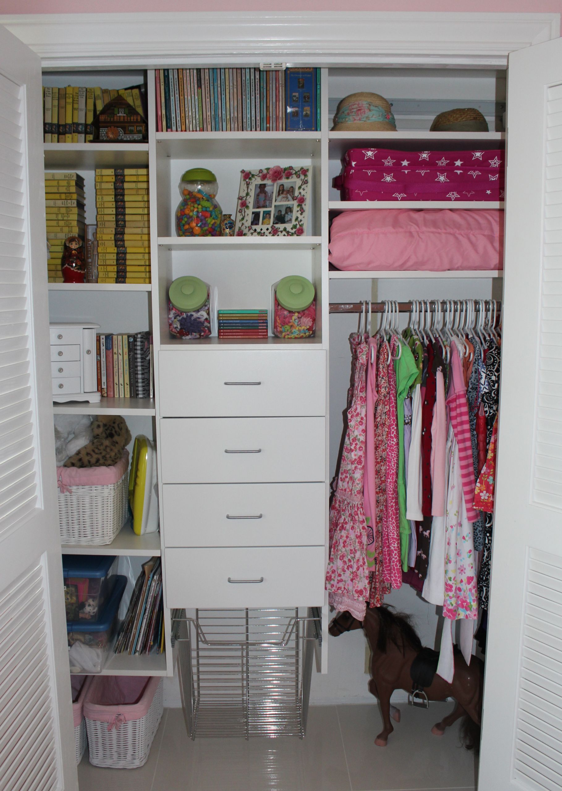 Clothes Storage For Small Bedroom
 Closet Organizers for Small Closets – HomesFeed