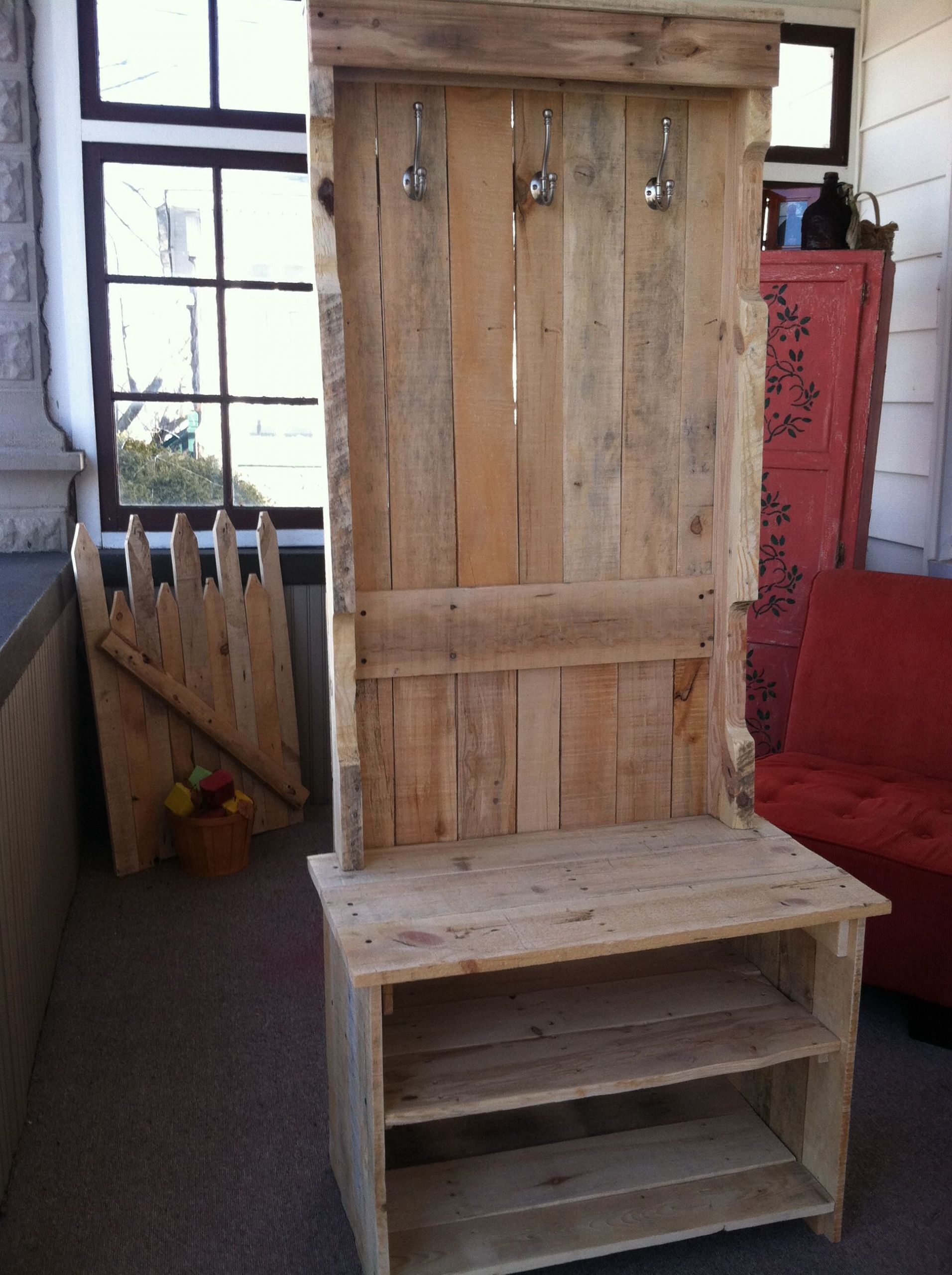 Coat Rack Bench DIY
 Coat rack Bench Pallets