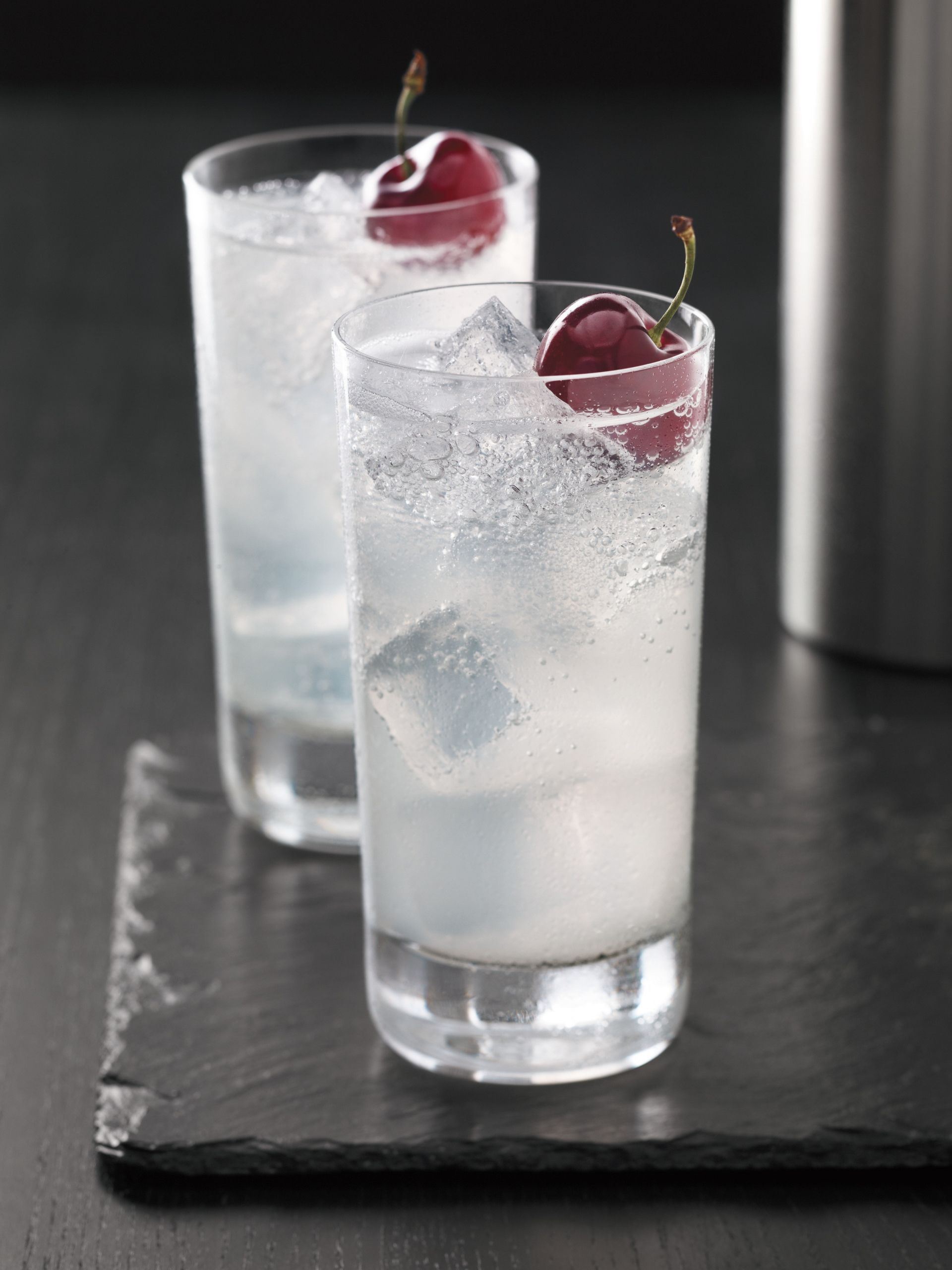Cocktail Drinks With Vodka
 Cherry Slice Vodka Cocktail Recipe Food Republic