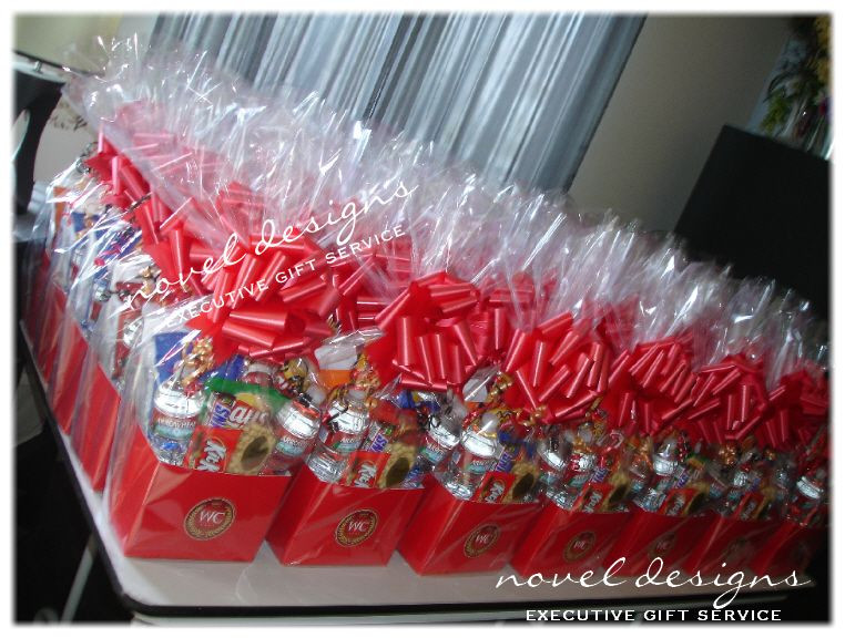 Company Holiday Party Gift Ideas
 Hotel Room Amenity Gift Baskets for Corporate Meetings
