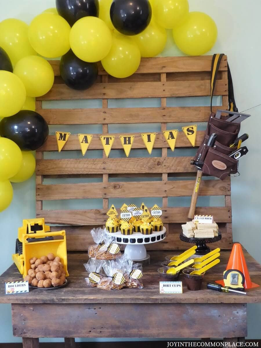 Construction Birthday Decorations
 Throw a Construction Themed Birthday Party