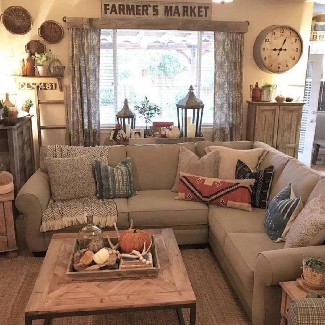 Country Living Room Curtains
 4 Simple Rustic Farmhouse Living Room Decor Ideas