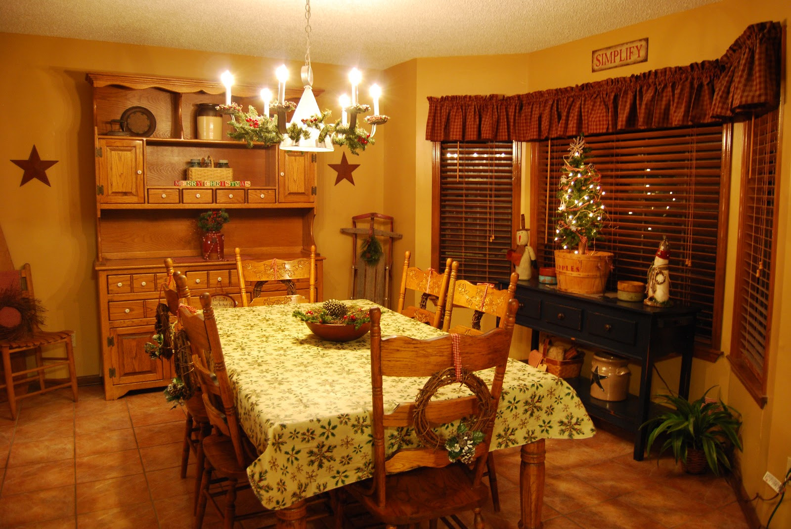 Cozy Christmas Living Room
 Country Girl at Home ♥ A Cozy Christmas Tour The Dining