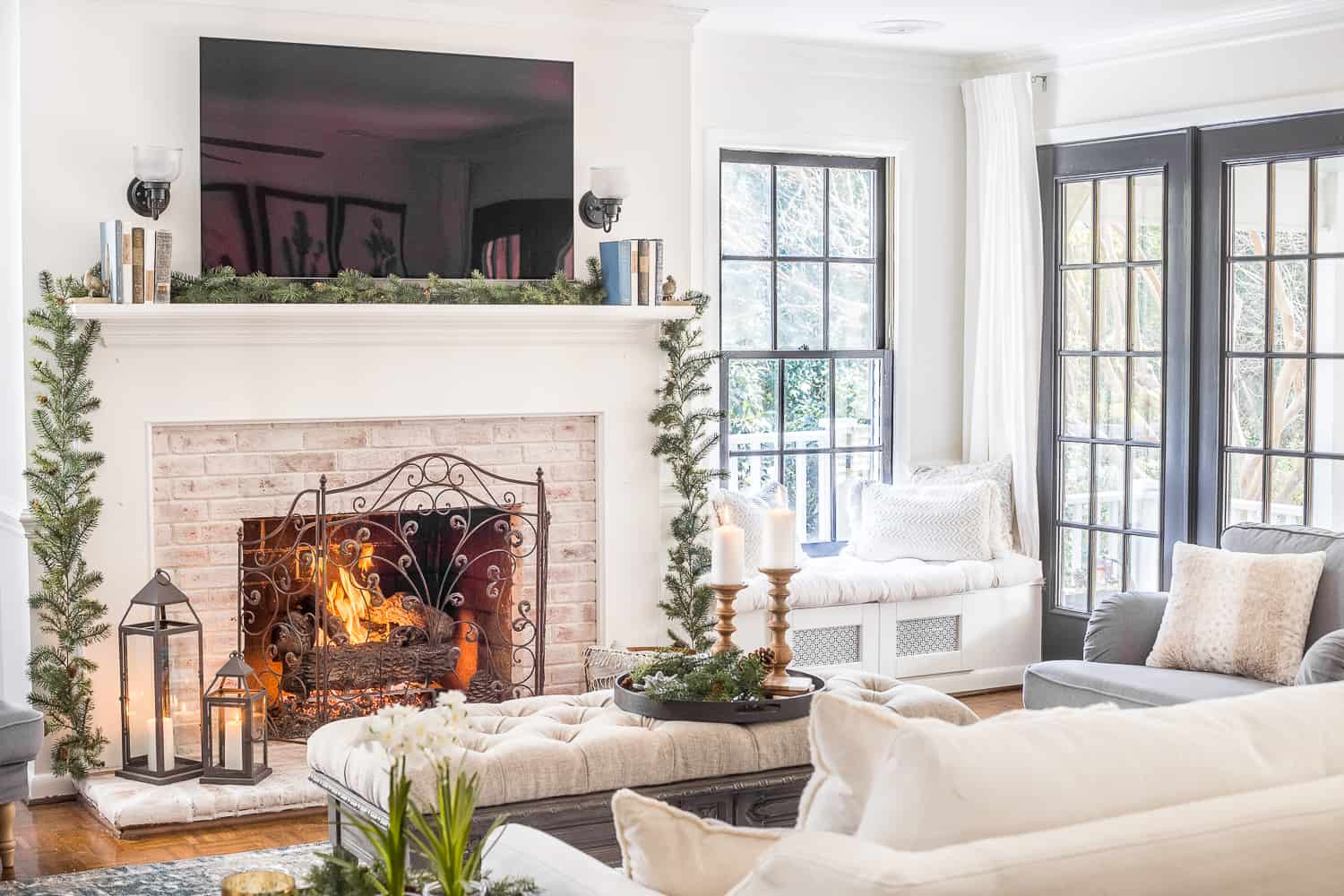 Cozy Christmas Living Room
 10 Ways To Add Cozy Vintage Style To Your Home This Winter