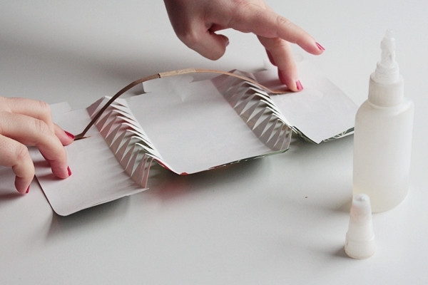 Cracker Snaps DIY
 How to Make Your Own Gorgeous Christmas Crackers