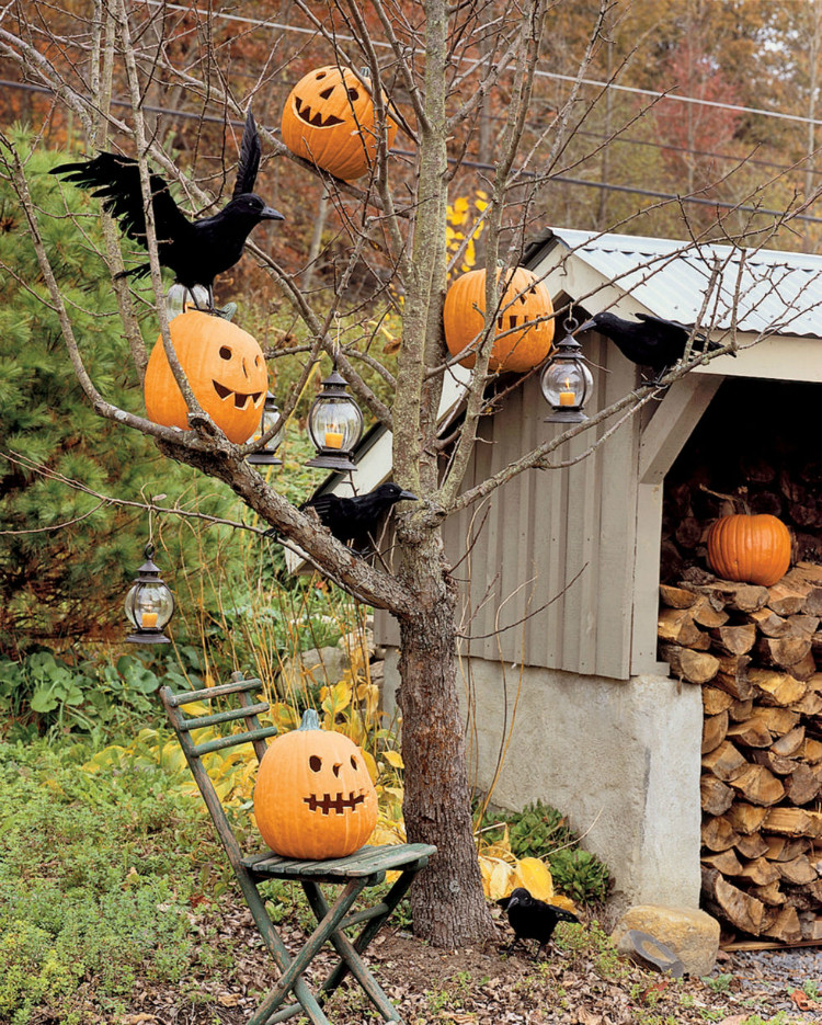 Creepy Outdoor Halloween Decorations
 9 Scary & Brilliant Outdoor Halloween Decoration Ideas