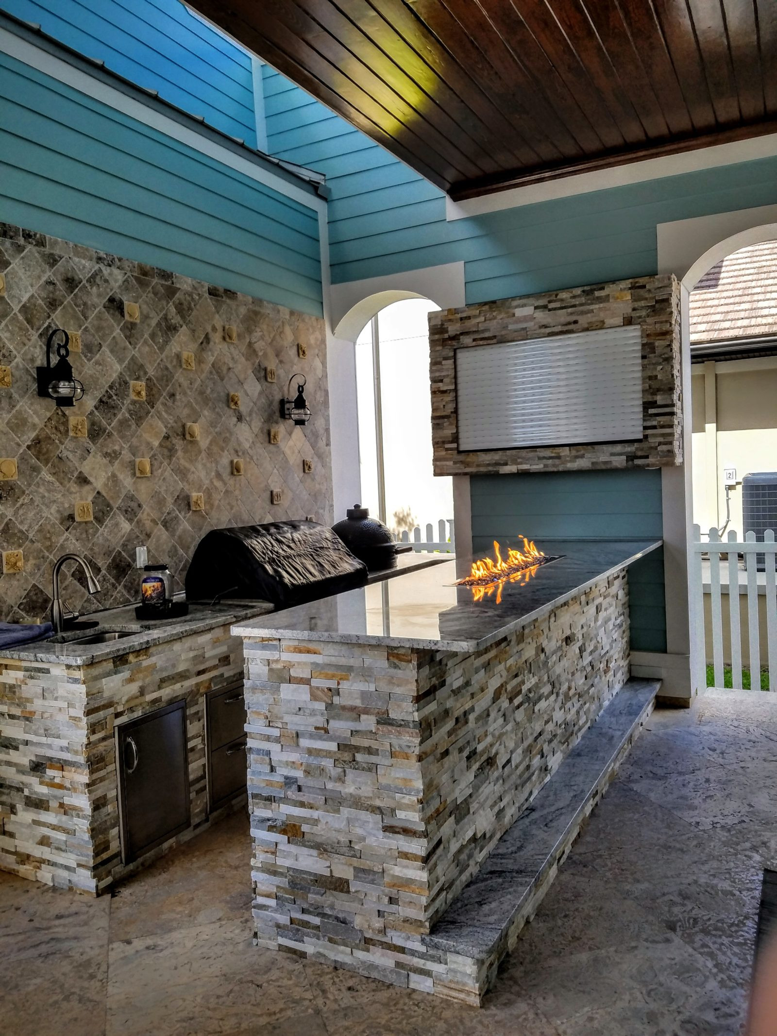 Custom Outdoor Kitchens
 Outdoor Kitchen of the Month