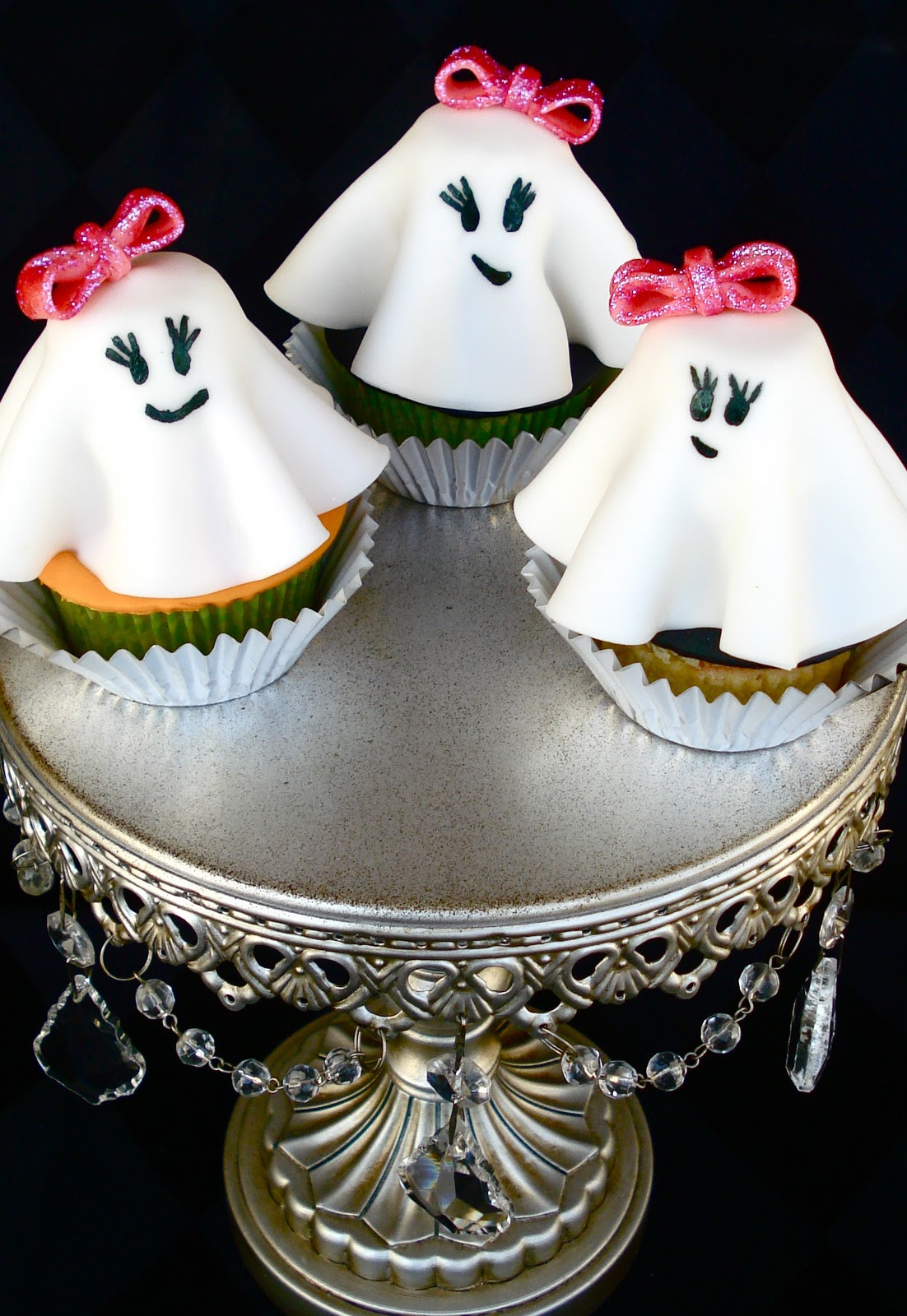 Cute Halloween Cupcakes
 Butrcreamblondi Ghost Cupcakes