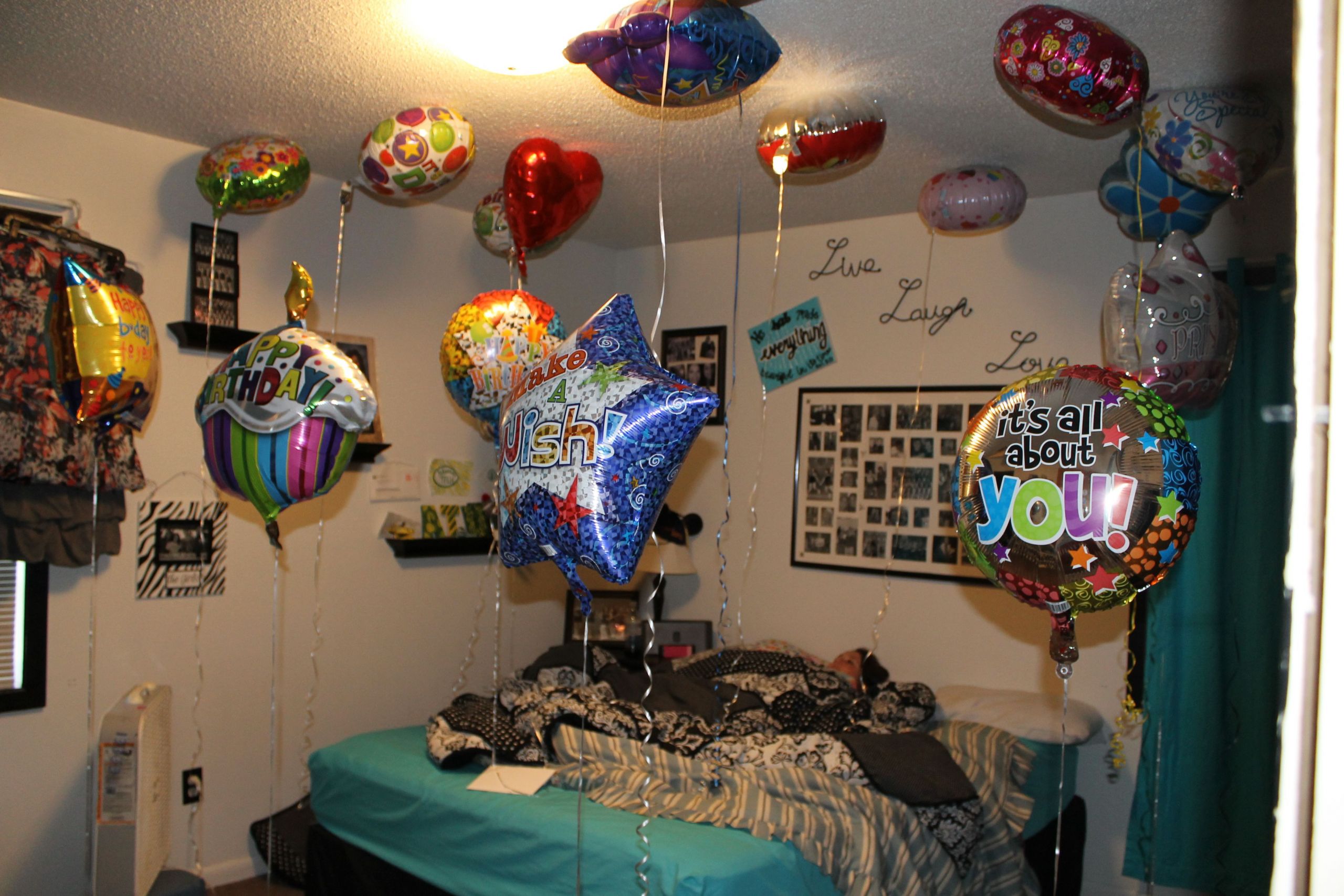 Daughters 18Th Birthday Gift Ideas
 my daughter s 18th birthday I filled her room with 18