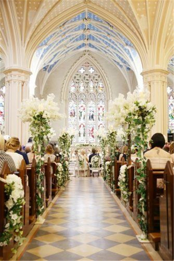 Decorating Church For Wedding
 34 Breathtaking Church Wedding Decorations Mrs to Be