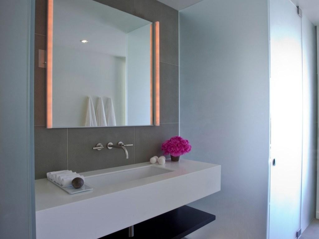 Designer Bathroom Mirrors
 20 Ideas of Modern Bathroom Mirrors