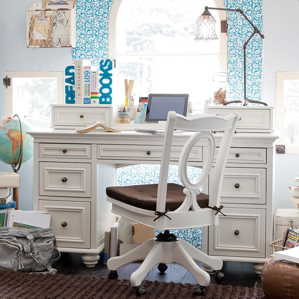 Desk For Teenage Girl Bedroom
 Study Space Inspiration for Teens