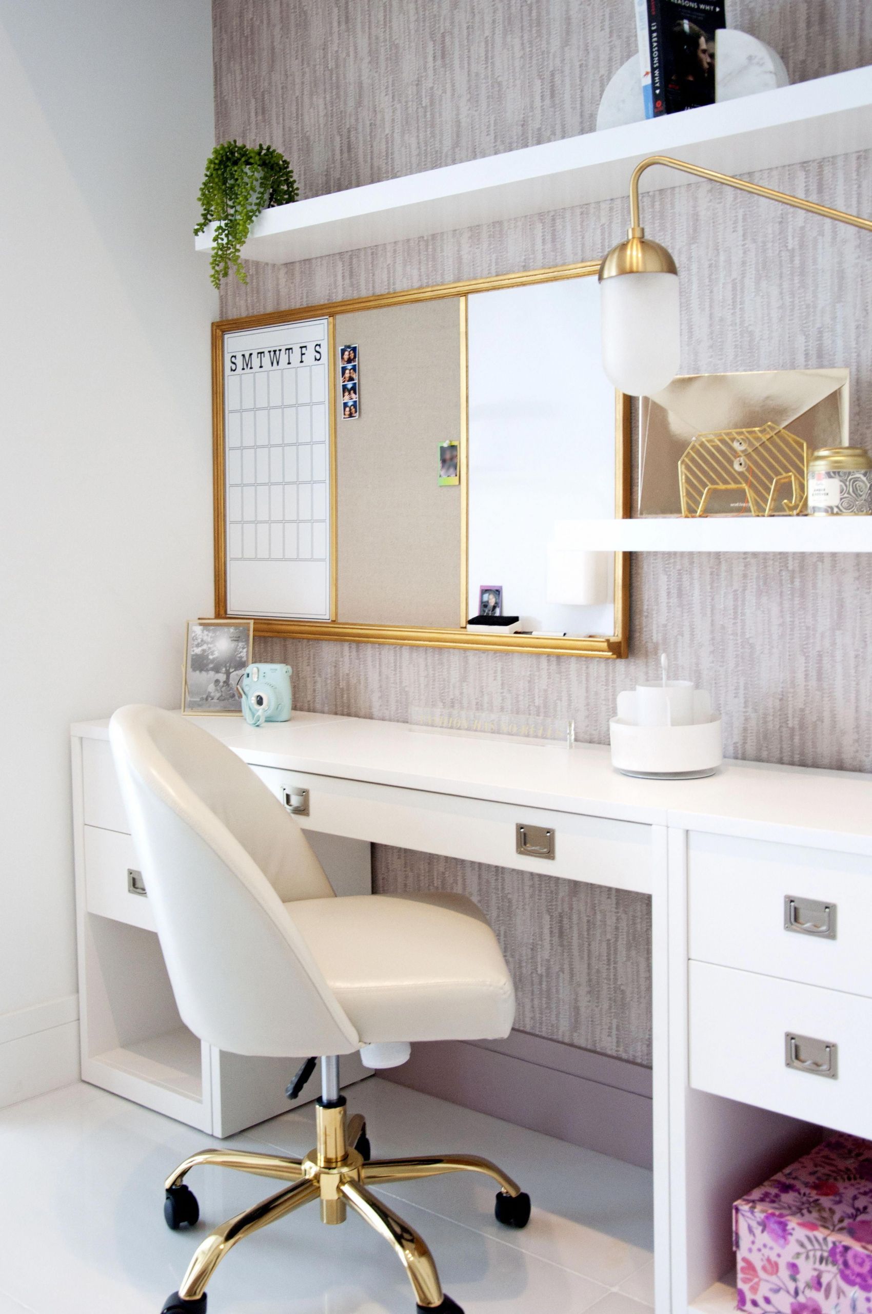 Desk For Teenage Girl Bedroom
 Get more ideas on remodel bathroom remodelinghouseideas
