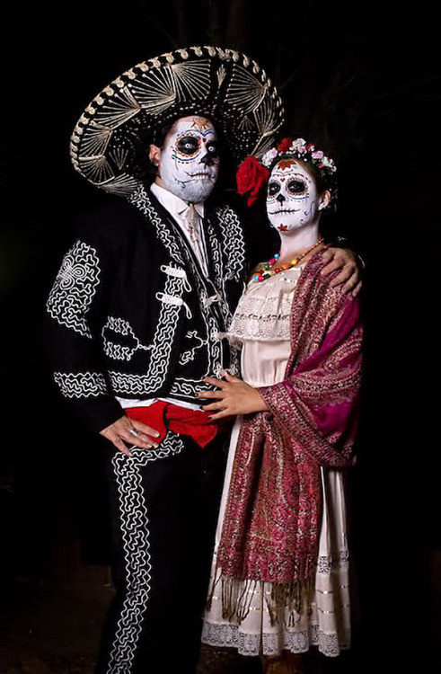 Dia De Los Muertos Costume DIY
 Goodwill DIY Halloween Costume Ideas Dia de los Muertos