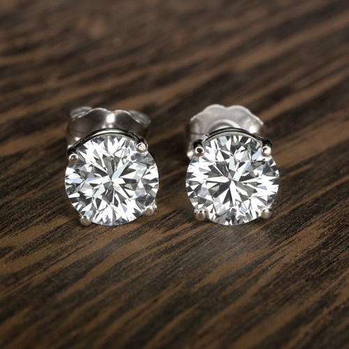 Diamond Stud Earrings 1 Carat
 1 CARAT IDEAL CUT G SI1 DIAMOND STUD EARRINGS ROUND