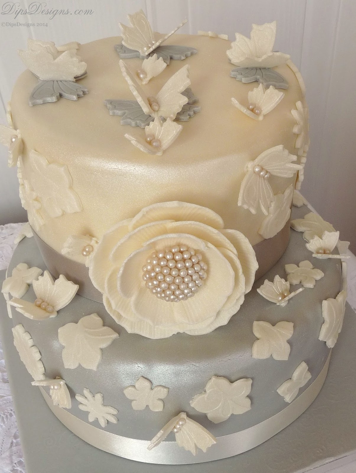Diamond Wedding Cakes
 DipsDesigns Ivory & Platinum Diamond Wedding Anniversary Cake