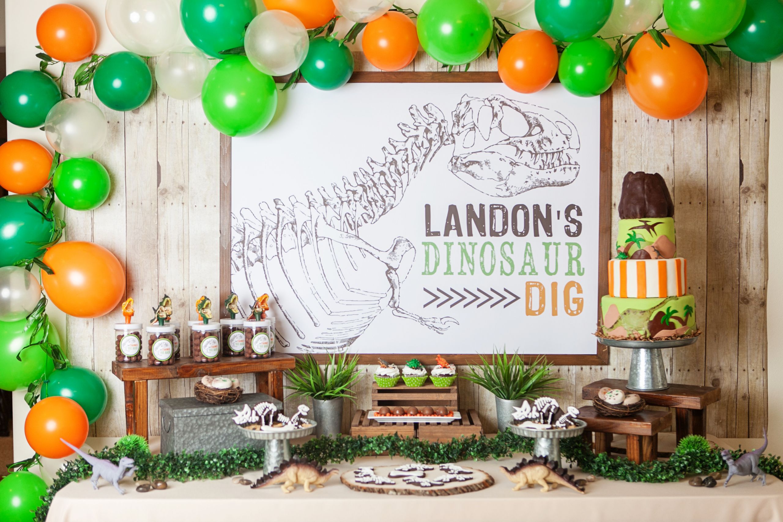 Dinosaurs Birthday Party
 Dinosaur Birthday Party and Prehistoric Excavation