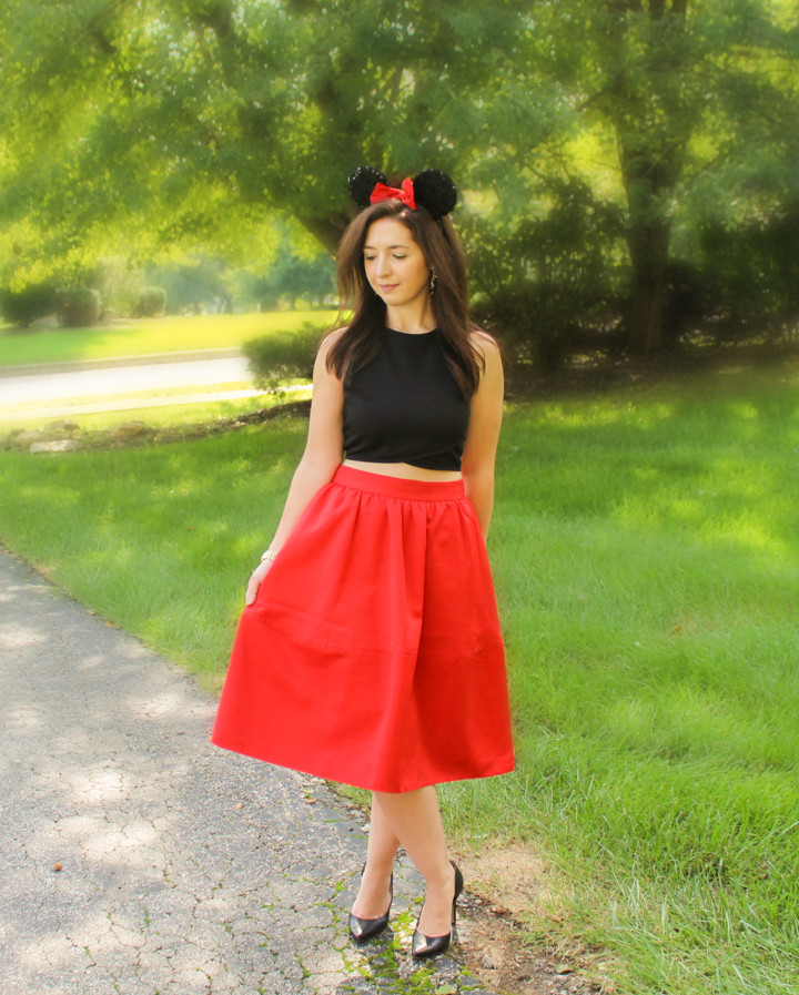 DIY Adult Minnie Mouse Costume
 How To Make A Minnie Mouse Halloween Costume In 5 Minutes