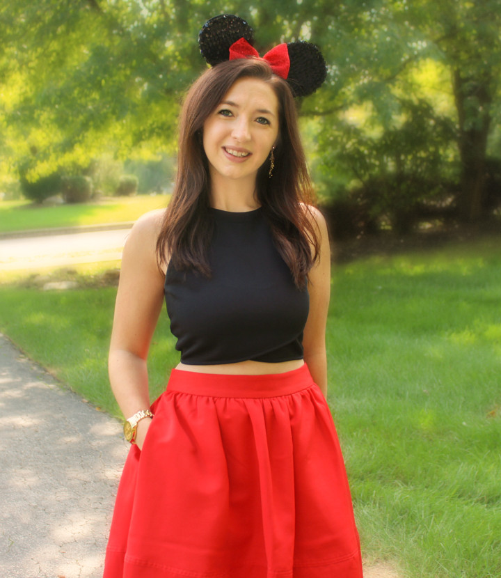 DIY Adult Minnie Mouse Costume
 How To Make A Minnie Mouse Halloween Costume In 5 Minutes