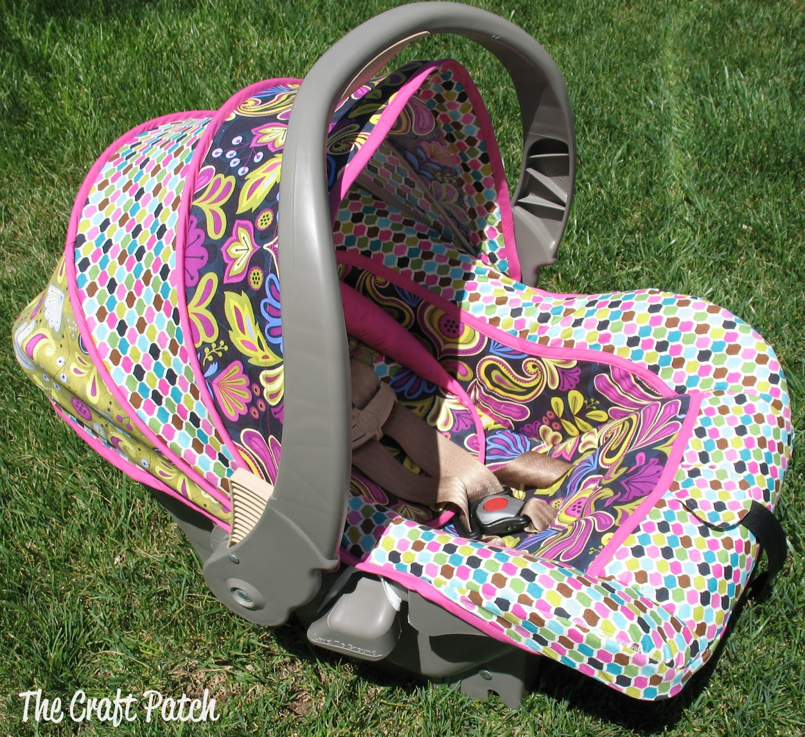 DIY Baby Car Seat Cover
 Custom Car Seat Cover DIY thecraftpatchblog