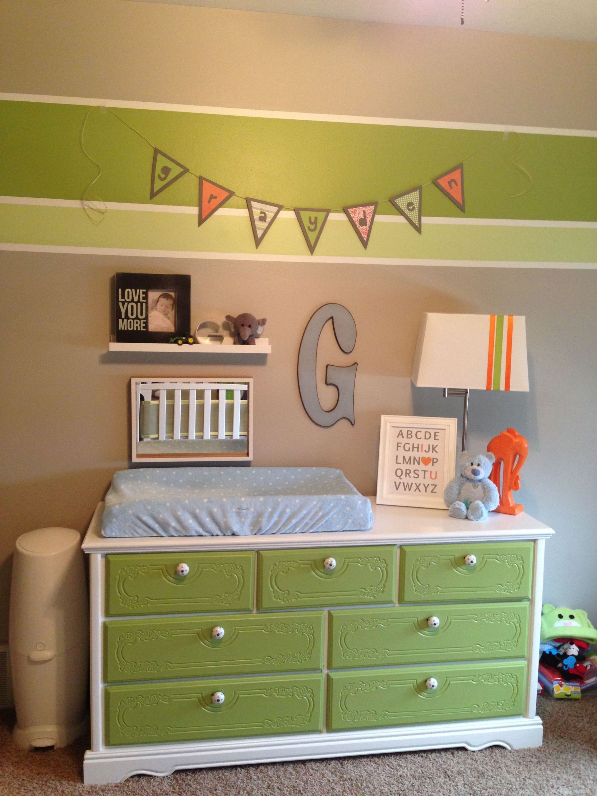 DIY Baby Changing Table
 DIY changing table this is what I want to do with my