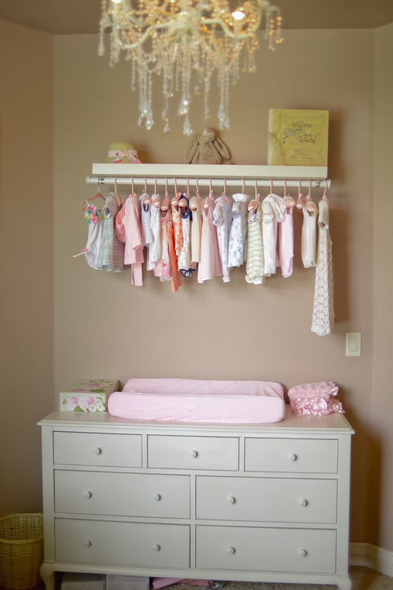 DIY Baby Clothes Organizer
 DIY exposed closet