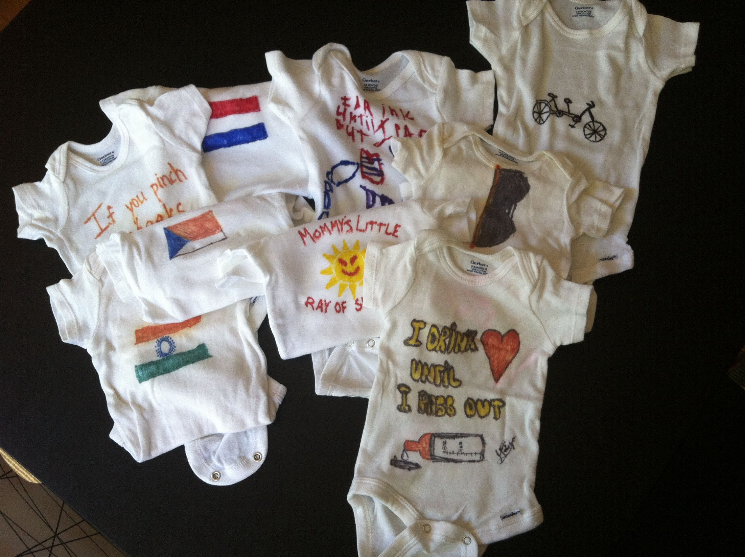 DIY Baby Onesies
 Supercute Baby Shower Idea – DIY esies