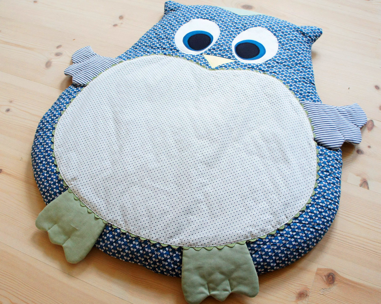 DIY Baby Play Mat
 Owl baby mat play mat floor cushion DIY tutorial PDF