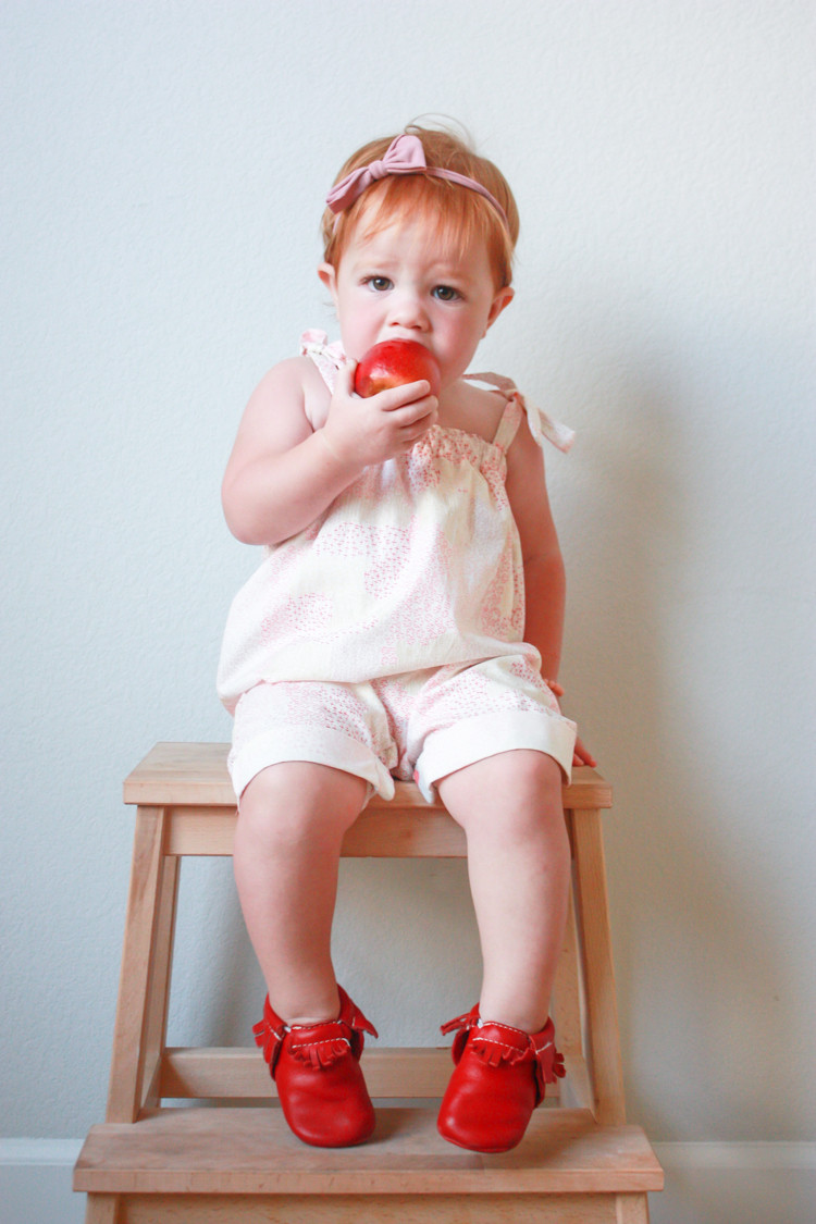DIY Baby Rompers
 Boxy Baby Romper DIY e Little Minute Blog