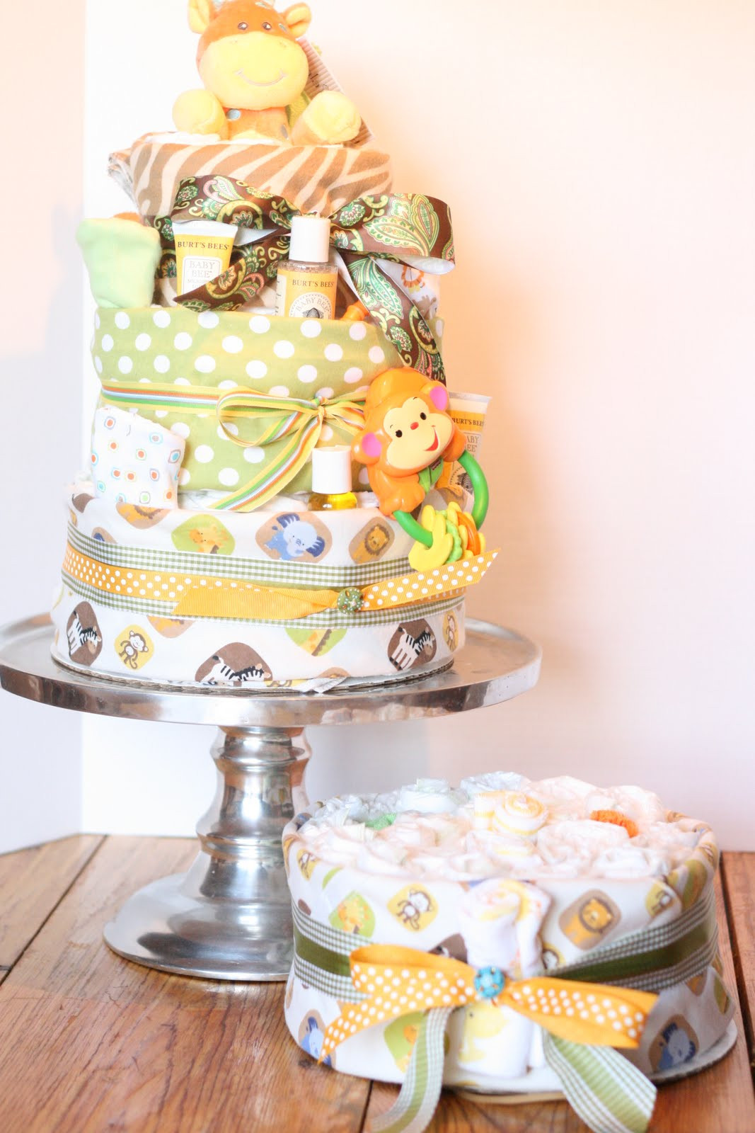 Diy Baby Shower Diaper Cake
 25 DIY Baby Shower Gifts for the Little Boy on the Wa
