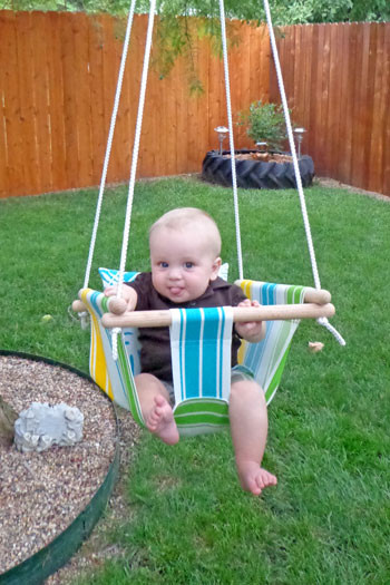 DIY Baby Swing
 DIY Creative Ideas Wonderful DIY Hammock Type Baby Swing