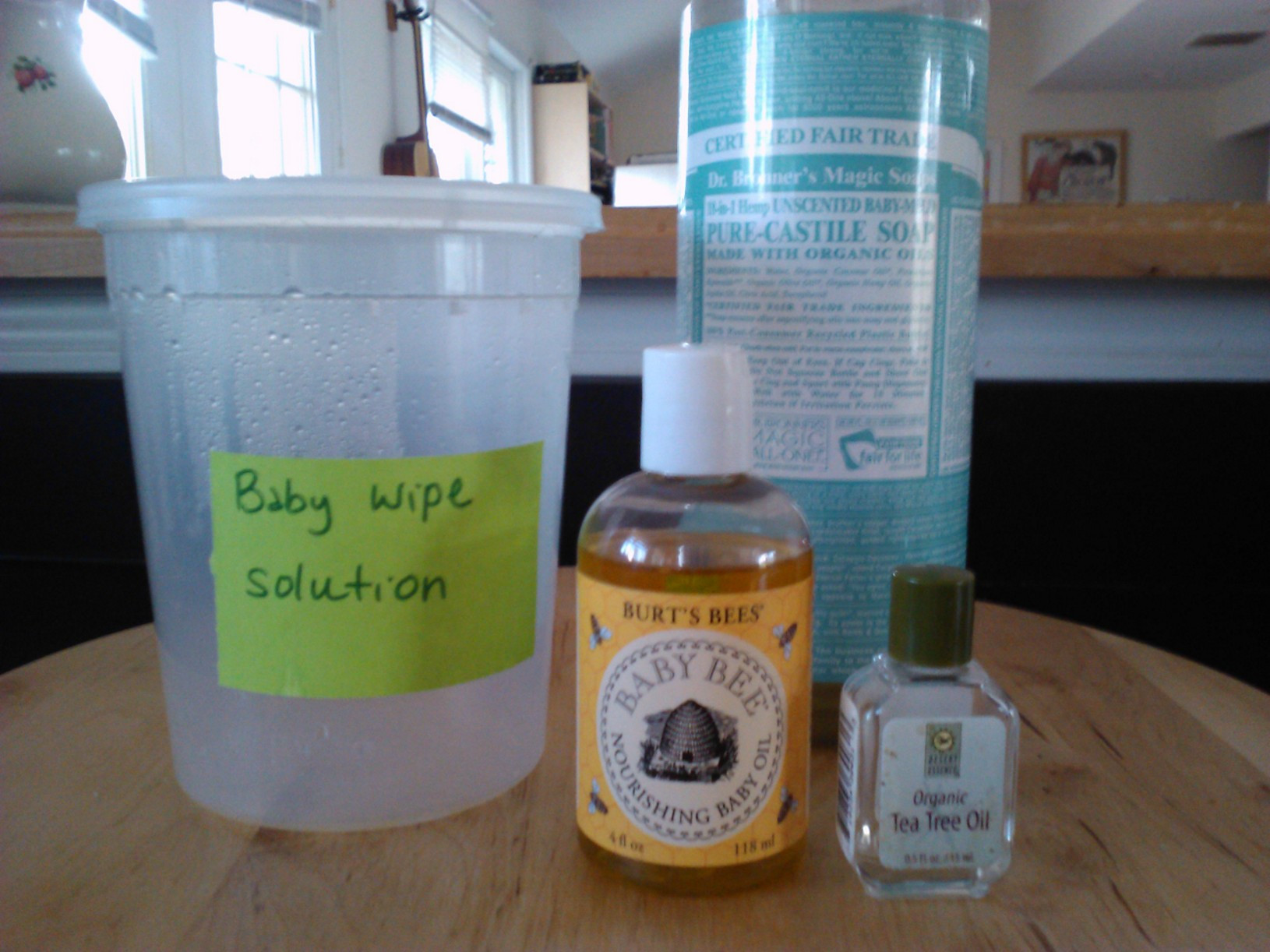 DIY Baby Wipe Solution
 Homemade Baby Wipe Solution