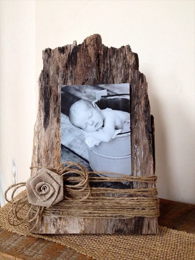 DIY Barnwood Picture Frame
 18 Wood Projects For Home Decor