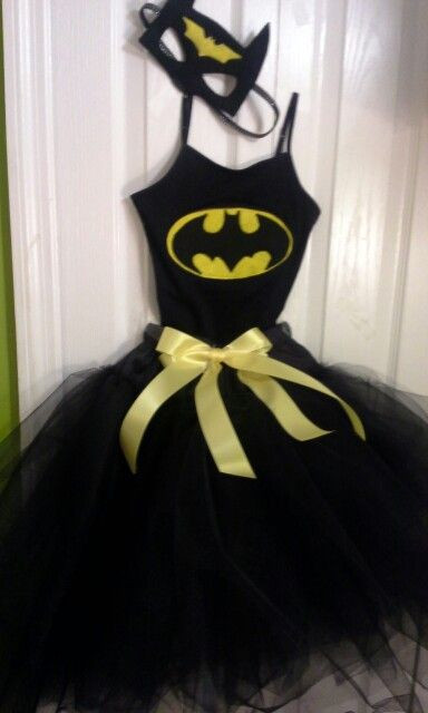 DIY Batgirl Mask
 Batgirl costume DIY Pinterest