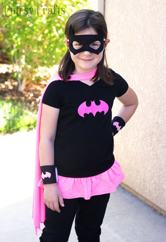 DIY Batgirl Mask
 DIY Batgirl Costume from a T Shirt Cutesy Crafts