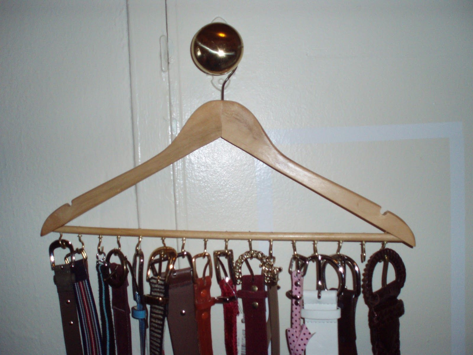 DIY Belt Organizer
 DIY Belt organizer hanger w hooks
