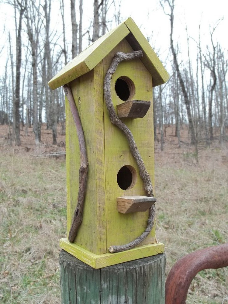 DIY Bird House Plans
 Pallet Wood Birdhouse Plans