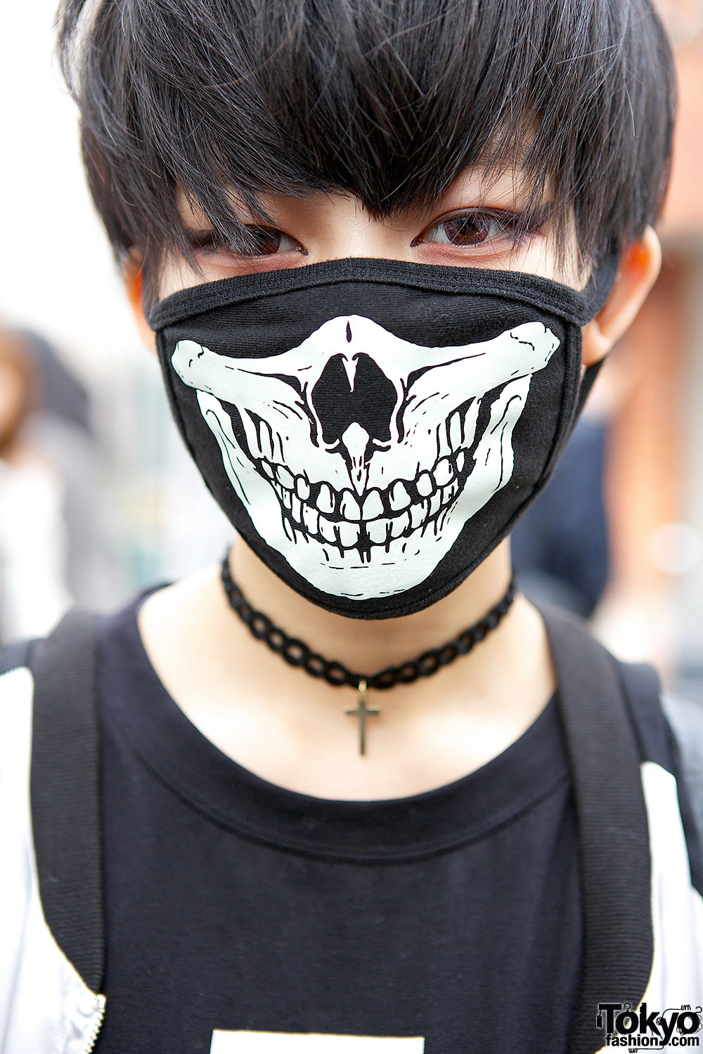 DIY Black Face Mask
 K pop Fans w Face Masks Boy London Frankenweenie